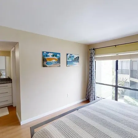E62 - Amazing Siesta Key Condo On The Water!